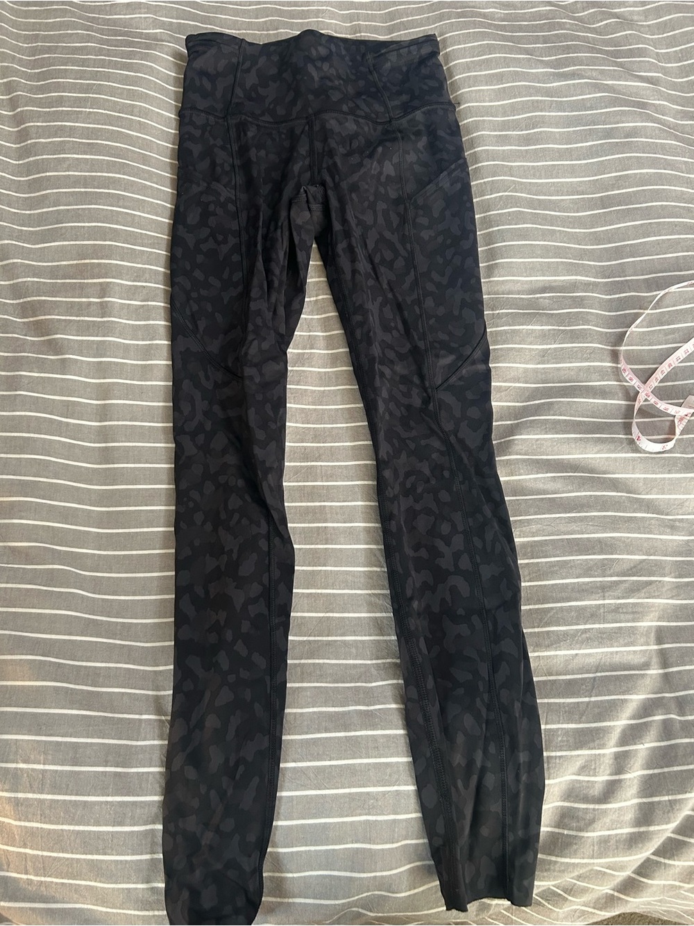 lululemon Black Patterned High-Rise 7/8 Leggings with pockets